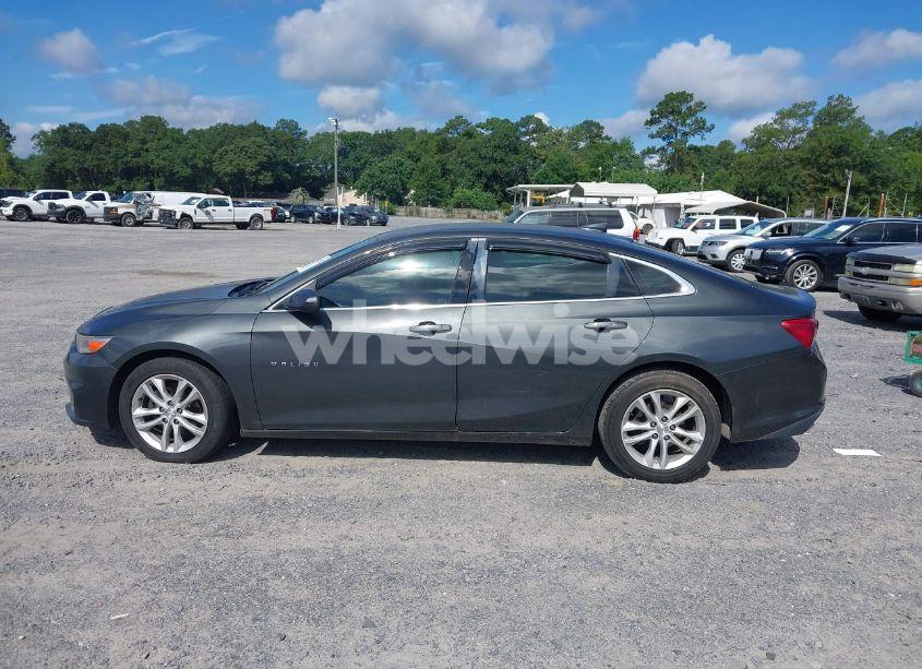 Photo 14 of 2018 Chevrolet Malibu LT (VIN 1G1ZD5STXJF134828)