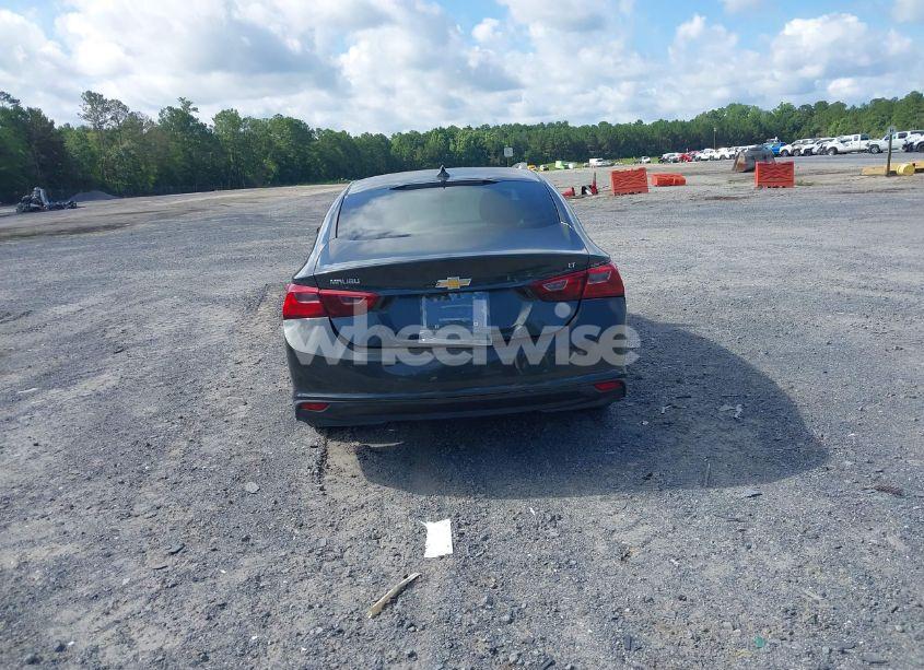 Photo 16 of 2018 Chevrolet Malibu LT (VIN 1G1ZD5STXJF134828)