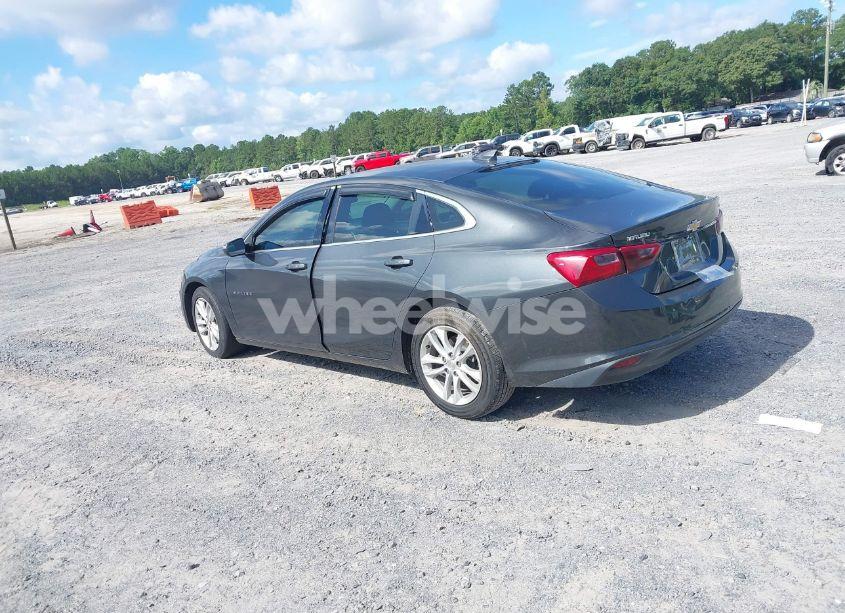 Photo 3 of 2018 Chevrolet Malibu LT (VIN 1G1ZD5STXJF134828)