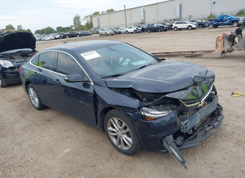 2018 Chevrolet Malibu LT (VIN 1G1ZD5STXJF137339) main photo