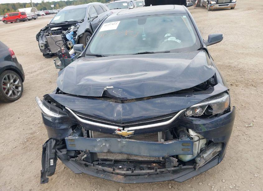 Photo 12 of 2018 Chevrolet Malibu LT (VIN 1G1ZD5STXJF137339)