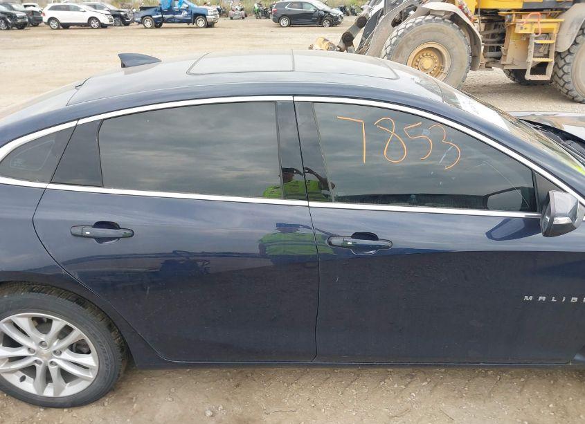 Photo 13 of 2018 Chevrolet Malibu LT (VIN 1G1ZD5STXJF137339)