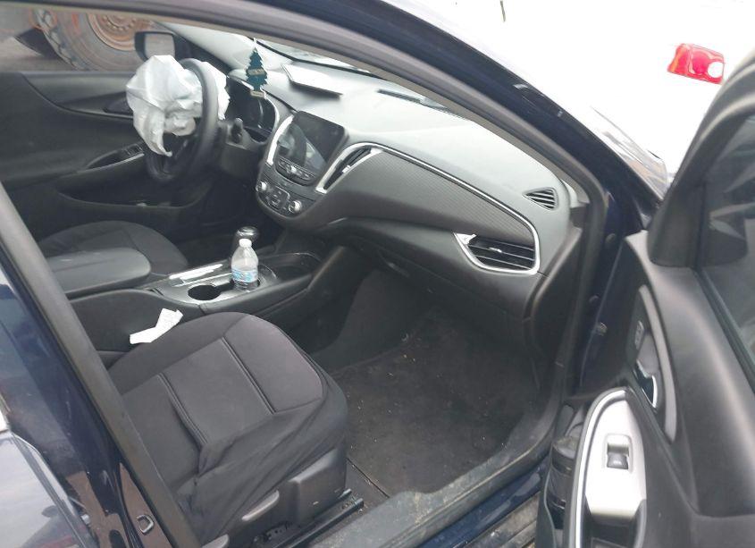 Photo 5 of 2018 Chevrolet Malibu LT (VIN 1G1ZD5STXJF137339)