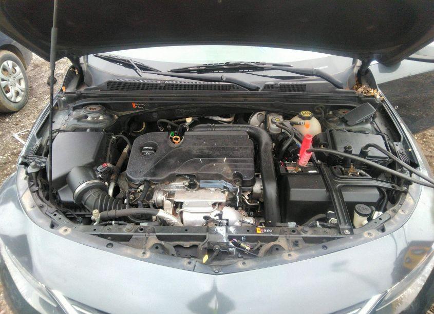 Photo 10 of 2018 Chevrolet Malibu LT (VIN 1G1ZD5STXJF145473)