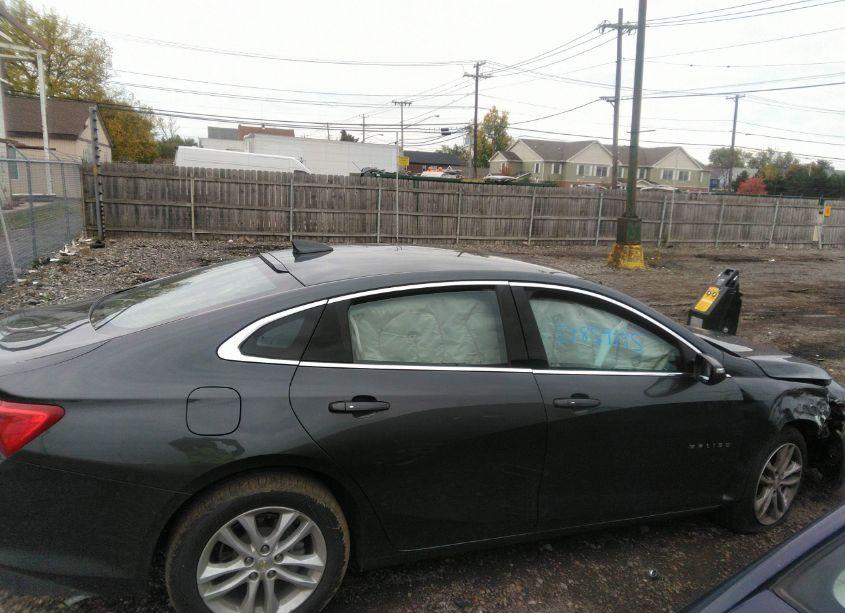 Photo 12 of 2018 Chevrolet Malibu LT (VIN 1G1ZD5STXJF145473)