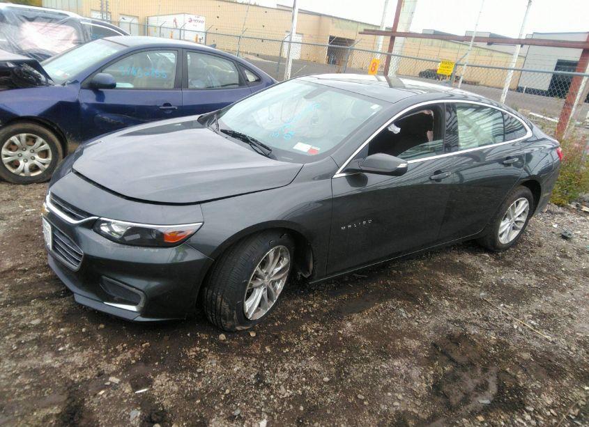 Photo 2 of 2018 Chevrolet Malibu LT (VIN 1G1ZD5STXJF145473)