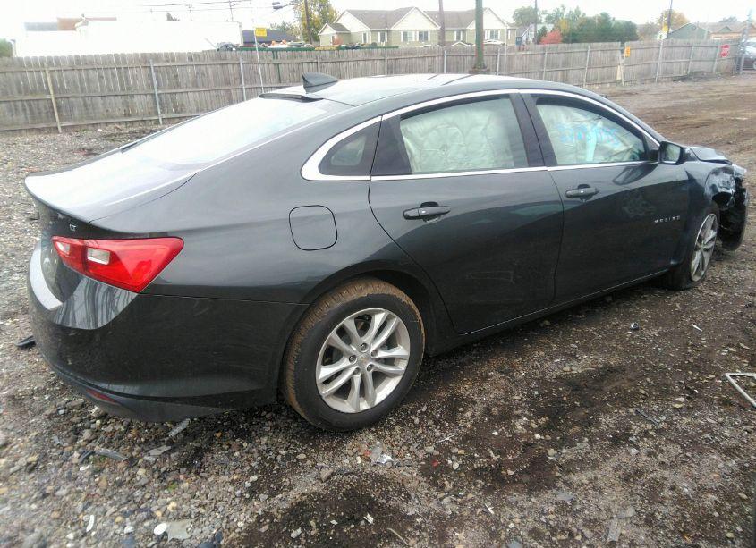 Photo 4 of 2018 Chevrolet Malibu LT (VIN 1G1ZD5STXJF145473)