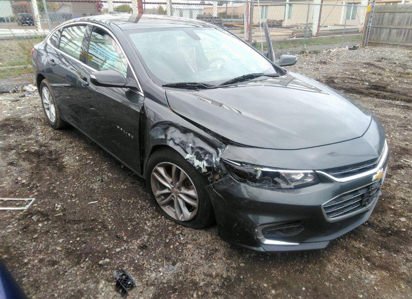 Photo 6 of 2018 Chevrolet Malibu LT (VIN 1G1ZD5STXJF145473)