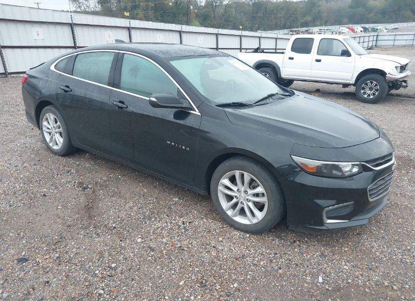 2018 Chevrolet Malibu LT (VIN 1G1ZD5STXJF153511) main photo