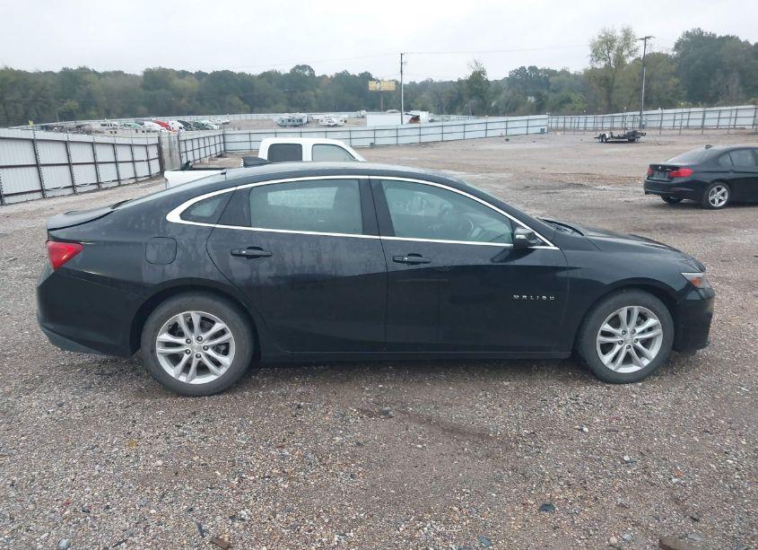 Photo 14 of 2018 Chevrolet Malibu LT (VIN 1G1ZD5STXJF153511)