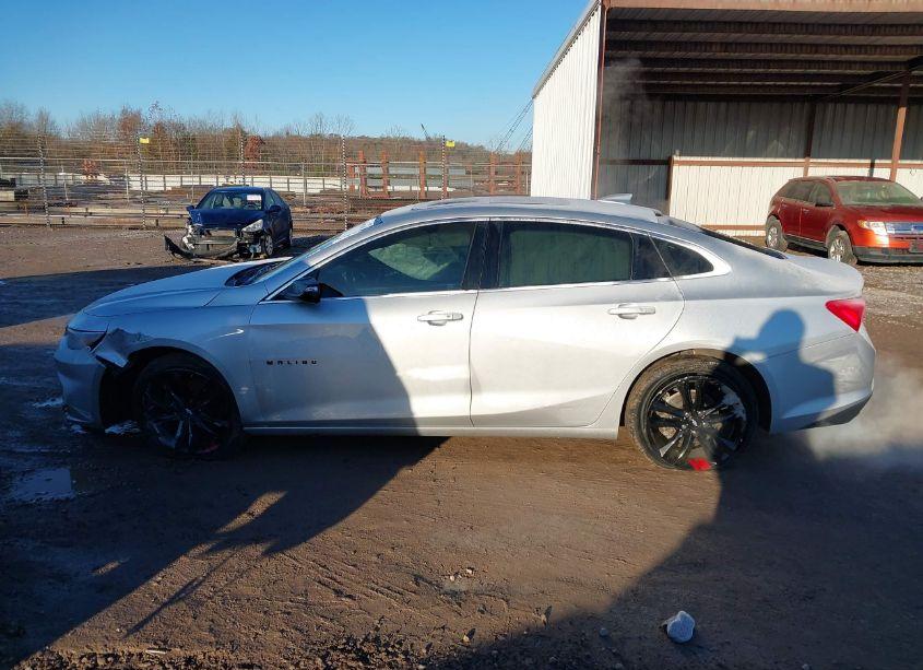 Photo 14 of 2018 Chevrolet Malibu LT (VIN 1G1ZD5STXJF162239)