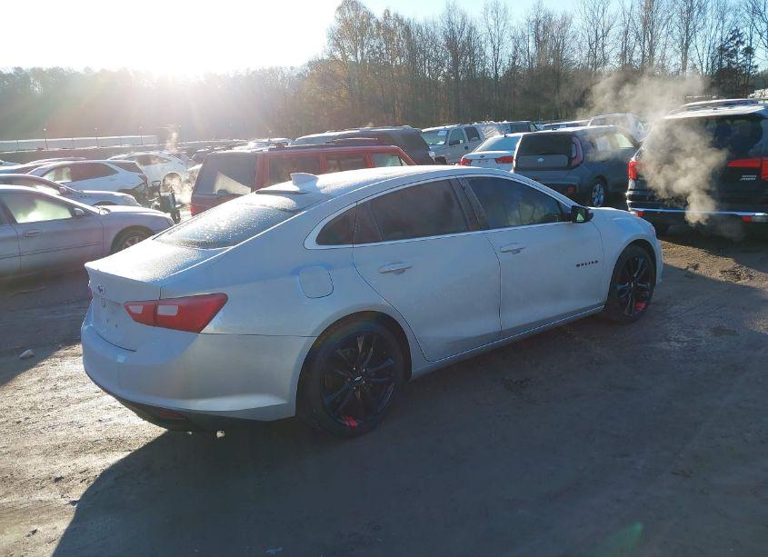 Photo 4 of 2018 Chevrolet Malibu LT (VIN 1G1ZD5STXJF162239)