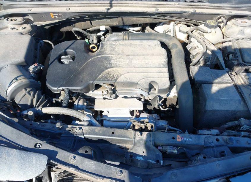 Photo 10 of 2018 Chevrolet Malibu LT (VIN 1G1ZD5STXJF165948)