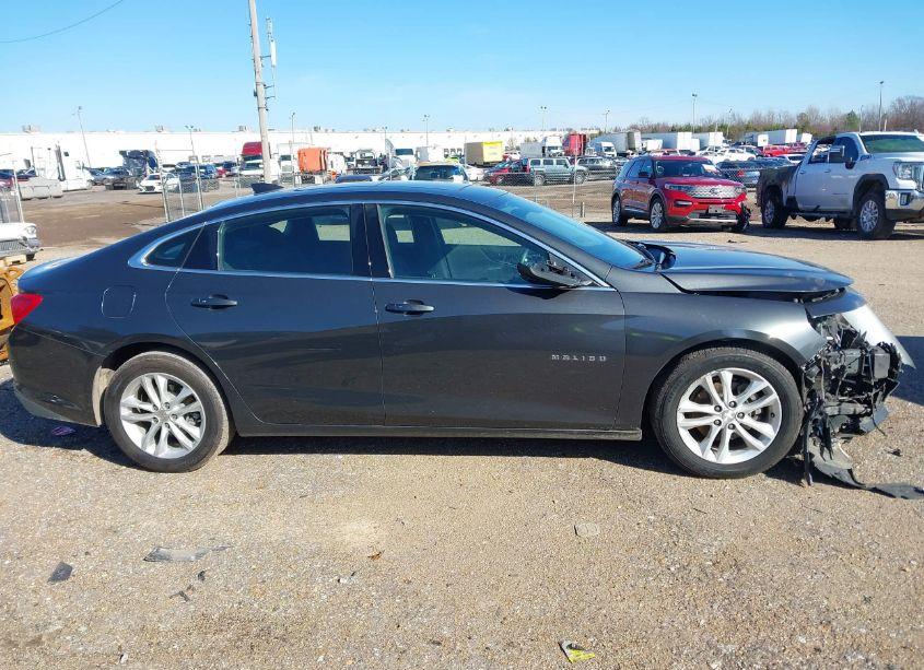 Photo 14 of 2018 Chevrolet Malibu LT (VIN 1G1ZD5STXJF165948)