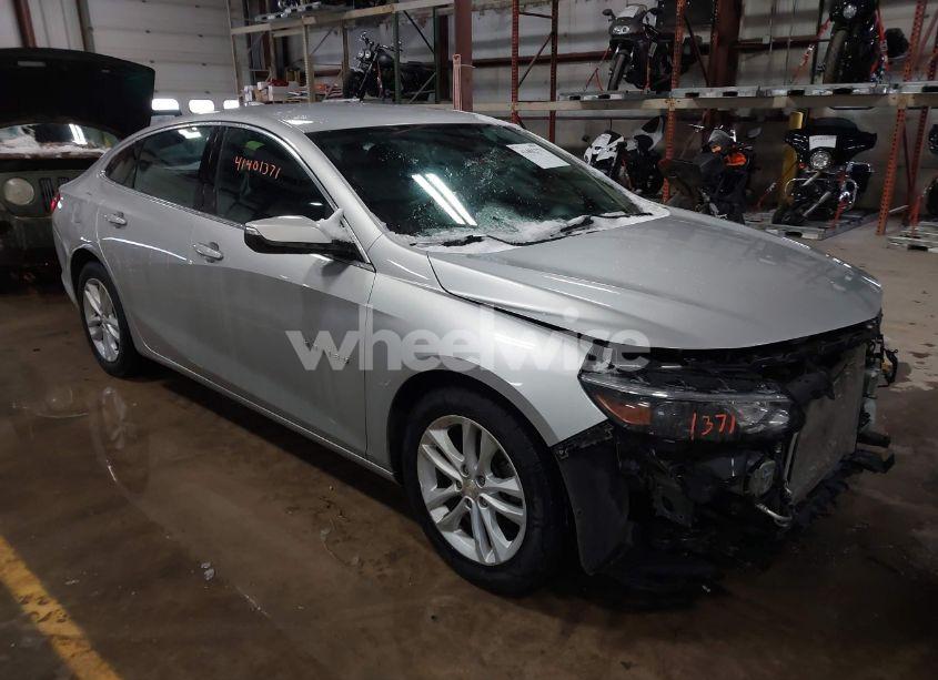 2018 Chevrolet Malibu LT (VIN 1G1ZD5STXJF171376) main photo