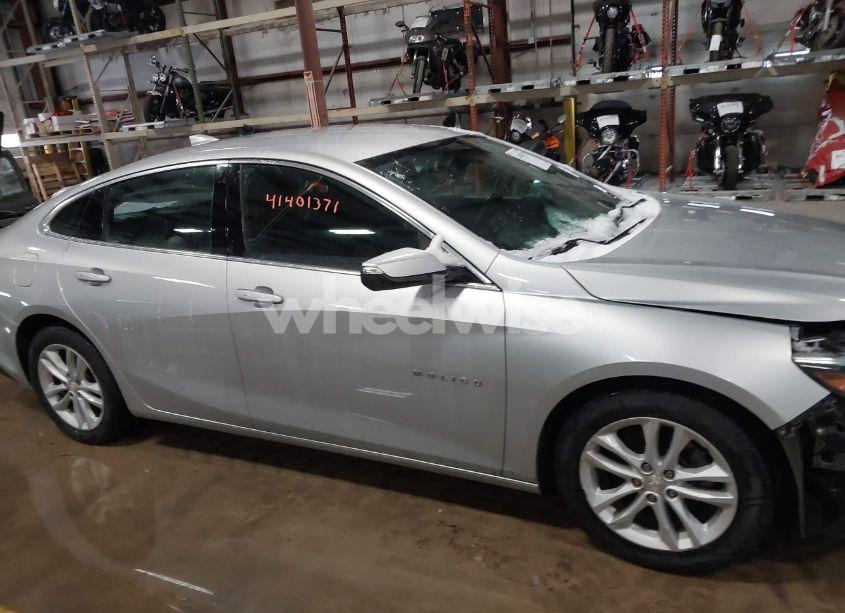 Photo 13 of 2018 Chevrolet Malibu LT (VIN 1G1ZD5STXJF171376)