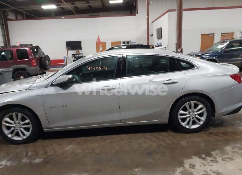 Photo 14 of 2018 Chevrolet Malibu LT (VIN 1G1ZD5STXJF171376)