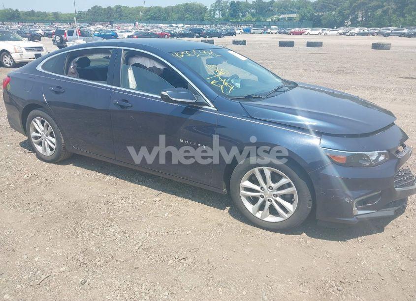 2018 Chevrolet Malibu LT (VIN 1G1ZD5STXJF172138) main photo