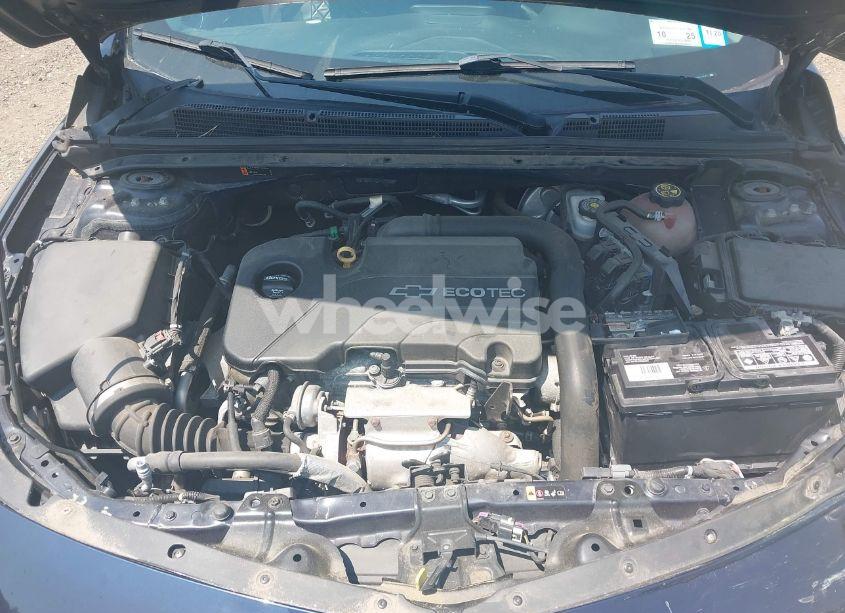 Photo 10 of 2018 Chevrolet Malibu LT (VIN 1G1ZD5STXJF172138)