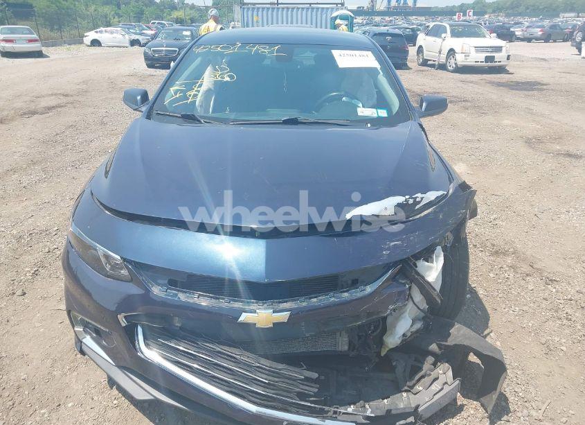 Photo 12 of 2018 Chevrolet Malibu LT (VIN 1G1ZD5STXJF172138)