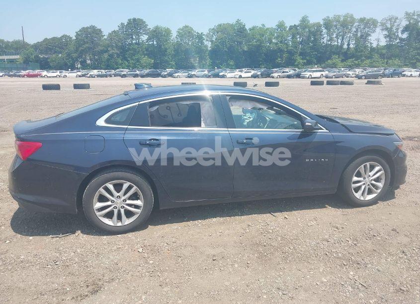 Photo 13 of 2018 Chevrolet Malibu LT (VIN 1G1ZD5STXJF172138)