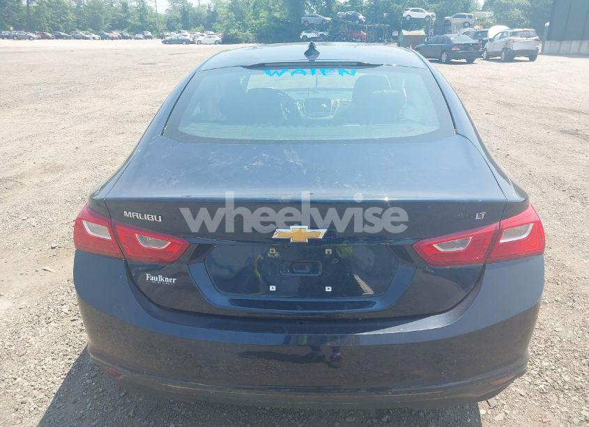 Photo 16 of 2018 Chevrolet Malibu LT (VIN 1G1ZD5STXJF172138)