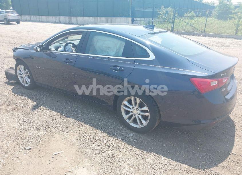 Photo 3 of 2018 Chevrolet Malibu LT (VIN 1G1ZD5STXJF172138)