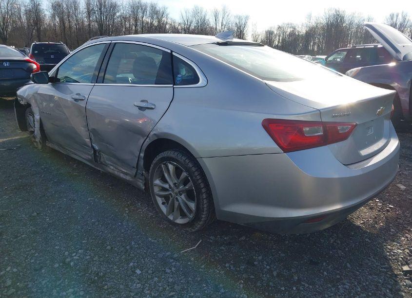 Photo 3 of 2018 Chevrolet Malibu LT (VIN 1G1ZD5STXJF172673)
