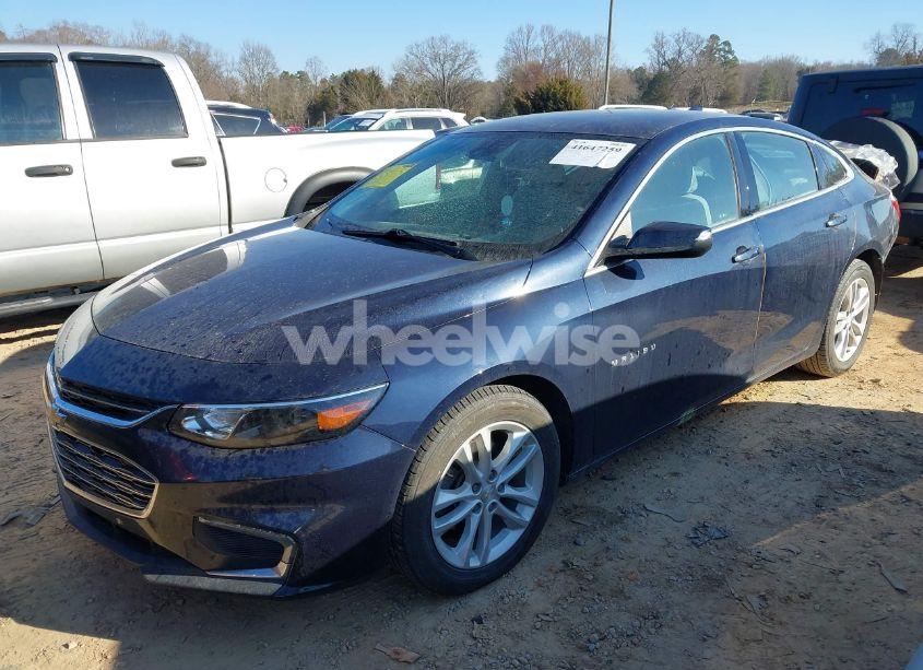 Photo 2 of 2018 Chevrolet Malibu LT (VIN 1G1ZD5STXJF187593)