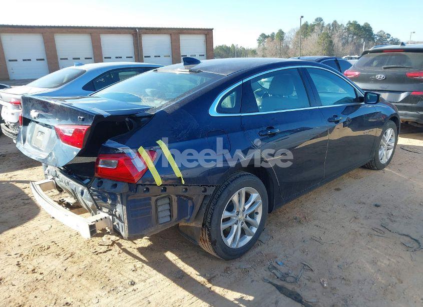 Photo 4 of 2018 Chevrolet Malibu LT (VIN 1G1ZD5STXJF187593)