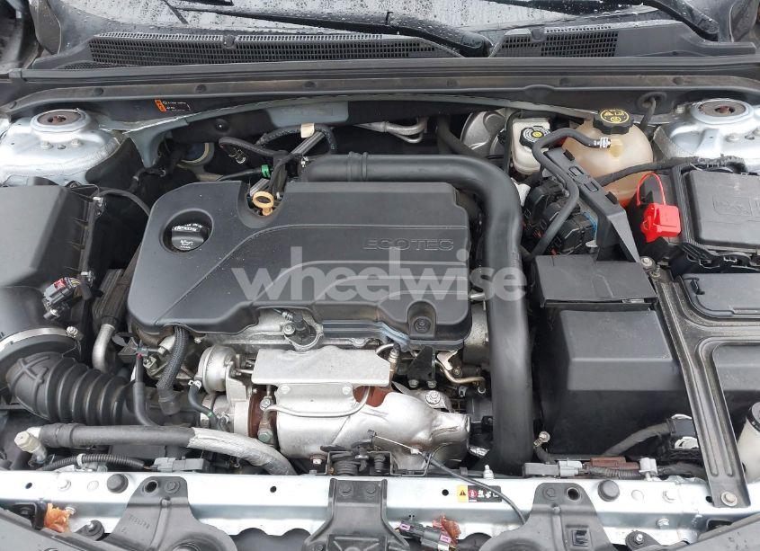 Photo 10 of 2018 Chevrolet Malibu LT (VIN 1G1ZD5STXJF193944)