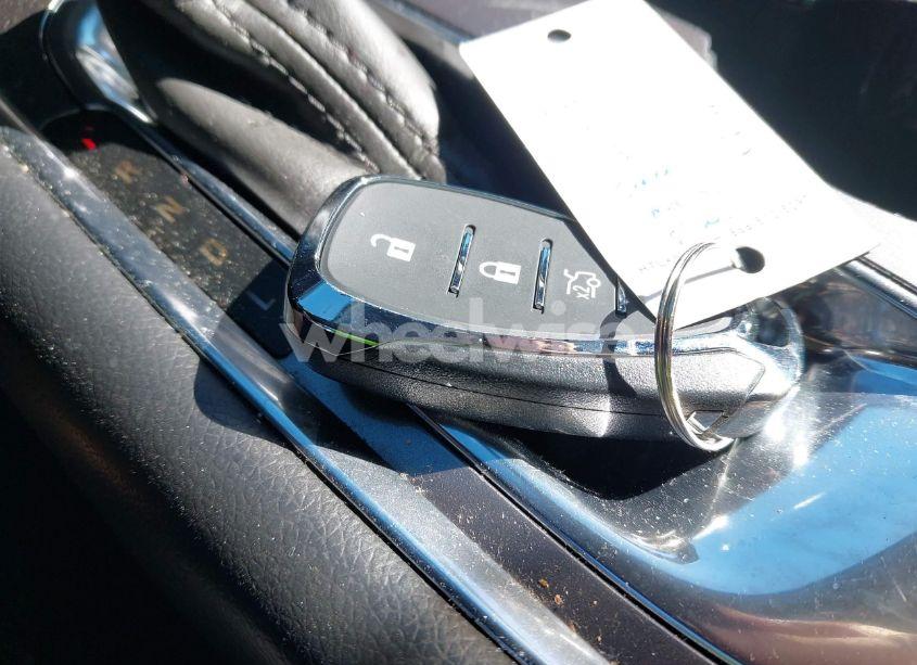 Photo 11 of 2018 Chevrolet Malibu LT (VIN 1G1ZD5STXJF193944)