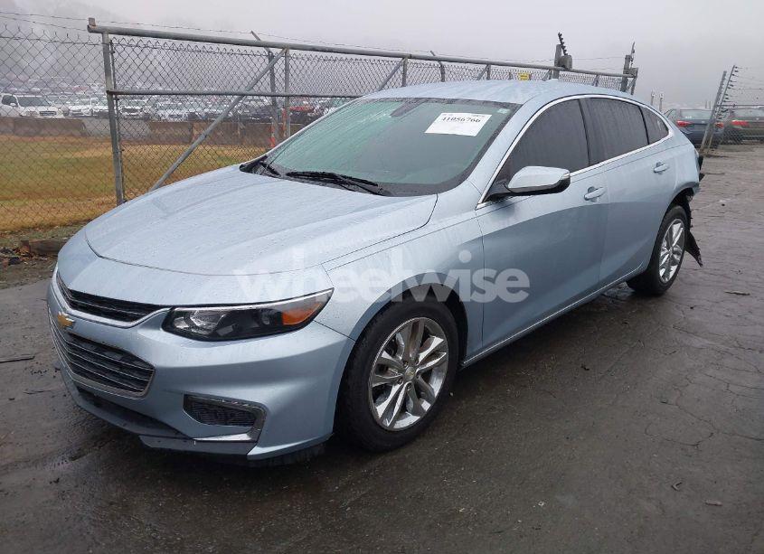 Photo 2 of 2018 Chevrolet Malibu LT (VIN 1G1ZD5STXJF193944)