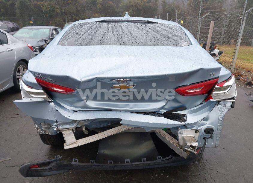 Photo 6 of 2018 Chevrolet Malibu LT (VIN 1G1ZD5STXJF193944)