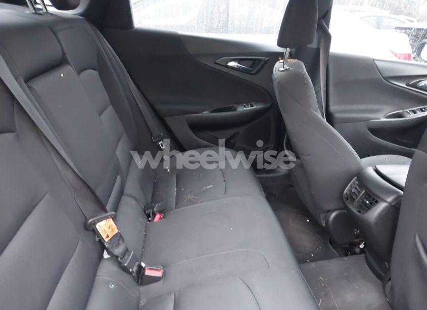 Photo 8 of 2018 Chevrolet Malibu LT (VIN 1G1ZD5STXJF193944)