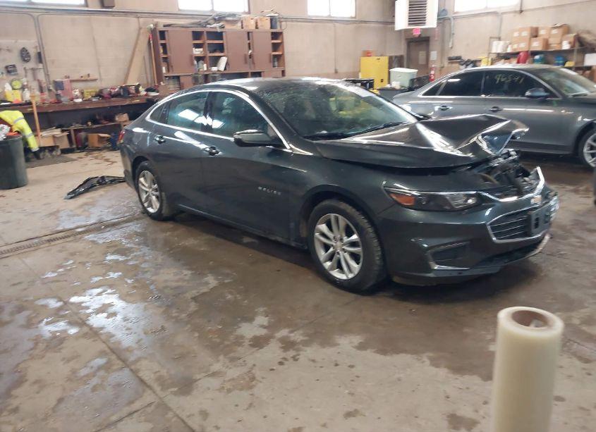 2018 Chevrolet Malibu LT (VIN 1G1ZD5STXJF194740) main photo