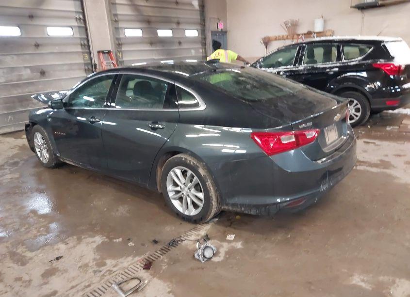 Photo 3 of 2018 Chevrolet Malibu LT (VIN 1G1ZD5STXJF194740)