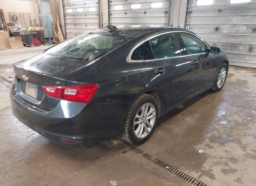 Photo 4 of 2018 Chevrolet Malibu LT (VIN 1G1ZD5STXJF194740)