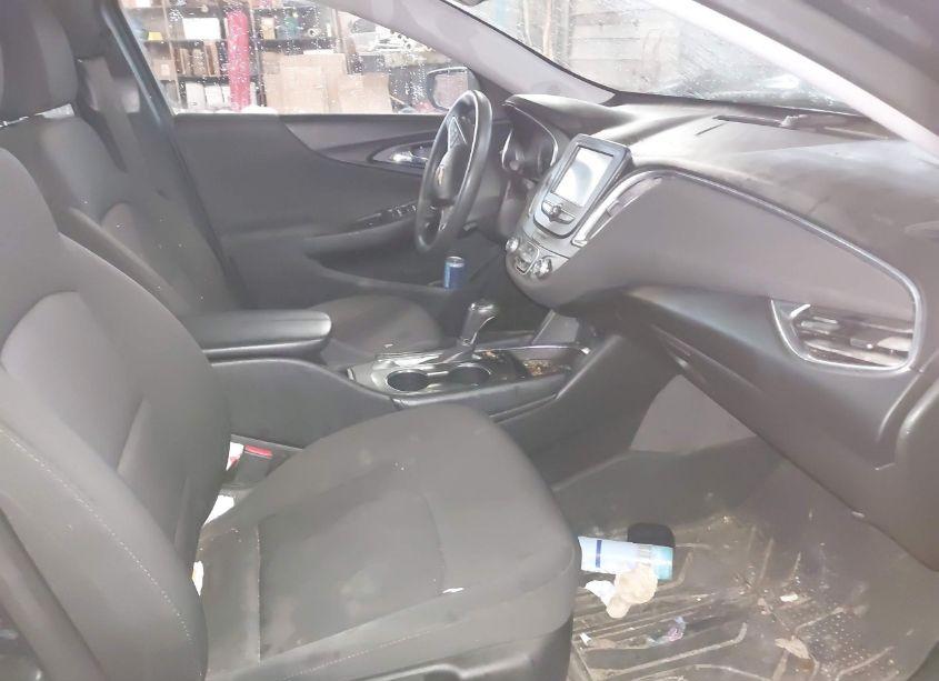 Photo 5 of 2018 Chevrolet Malibu LT (VIN 1G1ZD5STXJF194740)