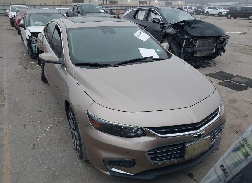 Photo 12 of 2018 Chevrolet Malibu LT (VIN 1G1ZD5STXJF198352)