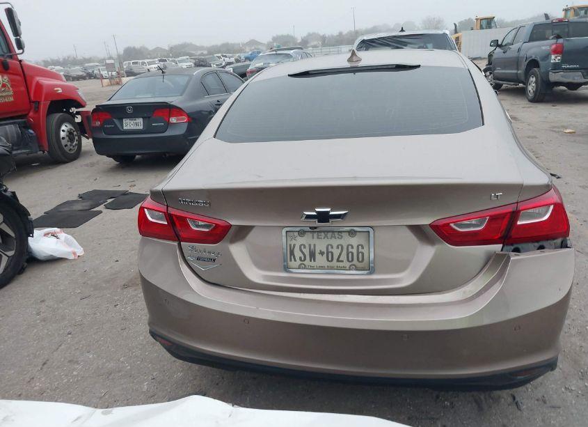 Photo 16 of 2018 Chevrolet Malibu LT (VIN 1G1ZD5STXJF198352)