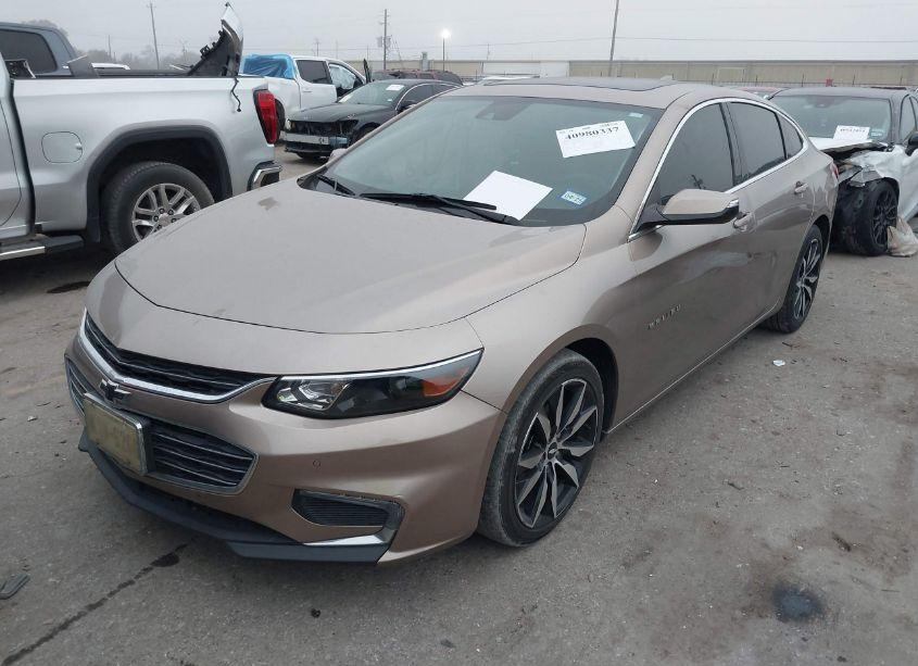 Photo 2 of 2018 Chevrolet Malibu LT (VIN 1G1ZD5STXJF198352)