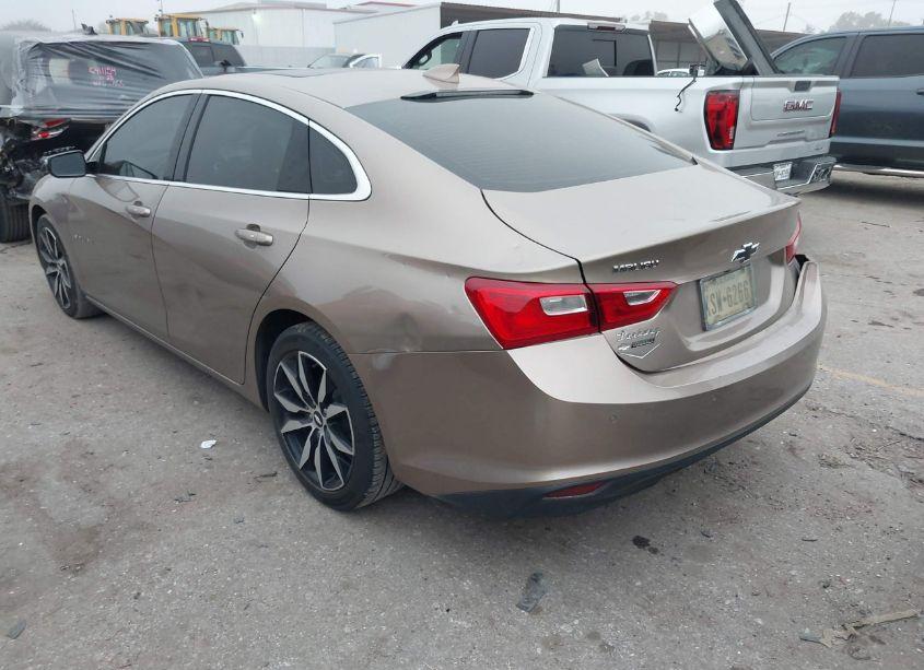 Photo 3 of 2018 Chevrolet Malibu LT (VIN 1G1ZD5STXJF198352)