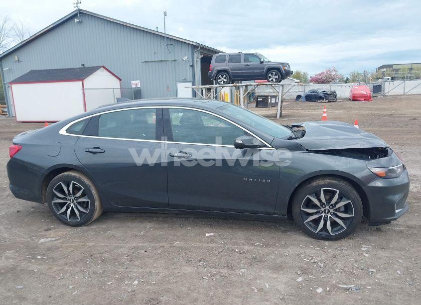 Photo 13 of 2018 Chevrolet Malibu LT (VIN 1G1ZD5STXJF200309)