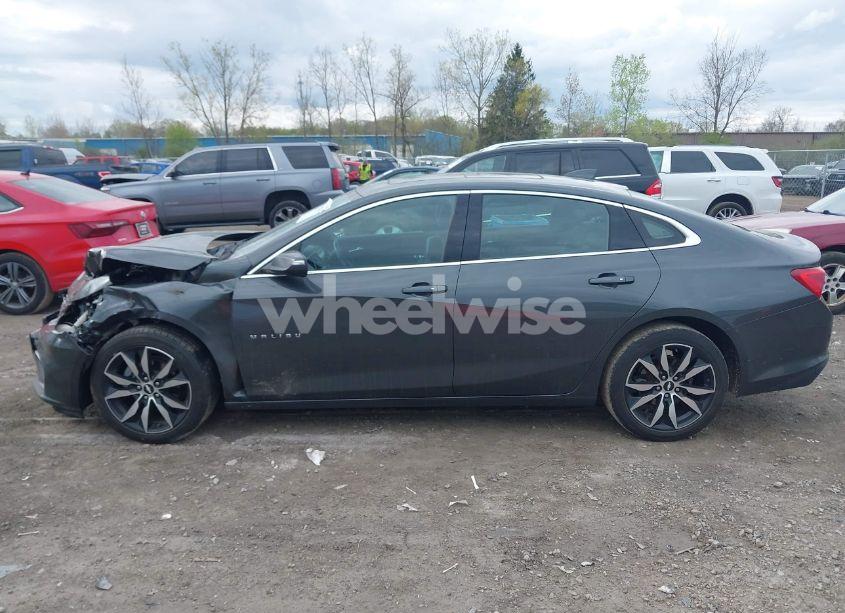 Photo 14 of 2018 Chevrolet Malibu LT (VIN 1G1ZD5STXJF200309)