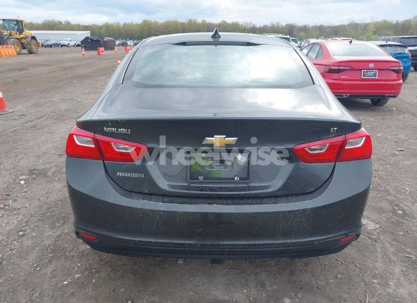 Photo 16 of 2018 Chevrolet Malibu LT (VIN 1G1ZD5STXJF200309)