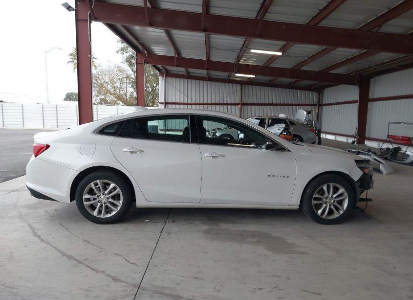 Photo 14 of 2018 Chevrolet Malibu LT (VIN 1G1ZD5STXJF202075)