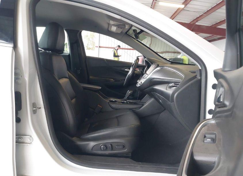 Photo 5 of 2018 Chevrolet Malibu LT (VIN 1G1ZD5STXJF202075)