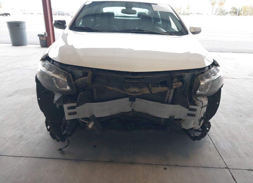 Photo 6 of 2018 Chevrolet Malibu LT (VIN 1G1ZD5STXJF202075)