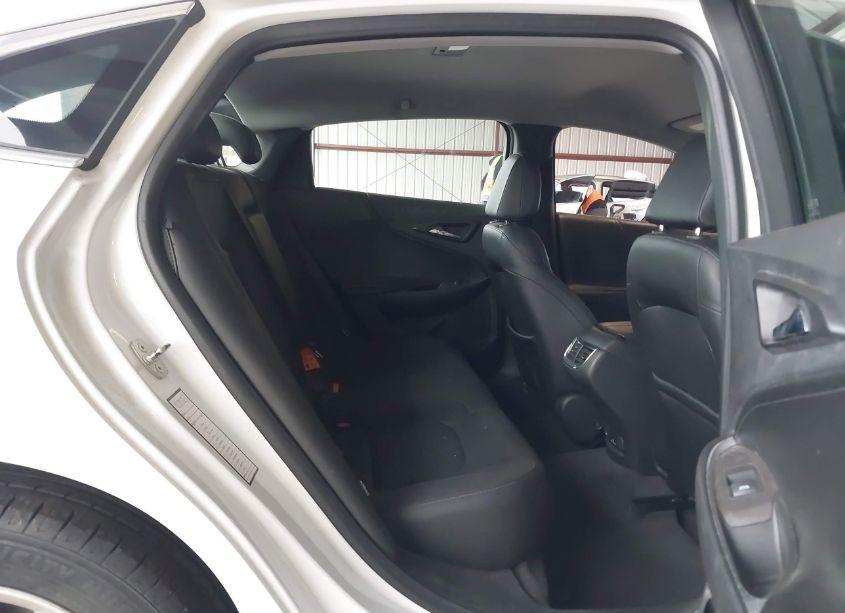 Photo 8 of 2018 Chevrolet Malibu LT (VIN 1G1ZD5STXJF202075)